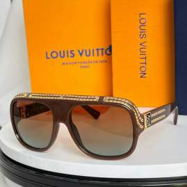Picture of Louis Vuitton Sunglasses _SKUfw76721211fw